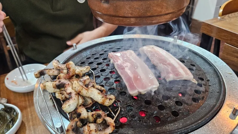 두툼한 국내산 자포니카 장어 살
