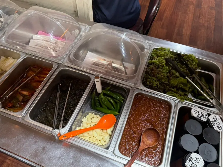 Self-serve corner for extra meat