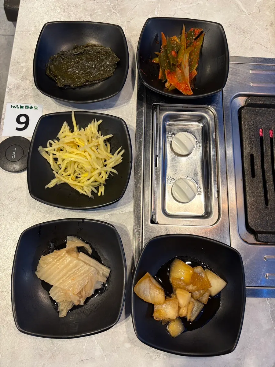 Freshwater eel and chicken neck meat set out at the self-bar