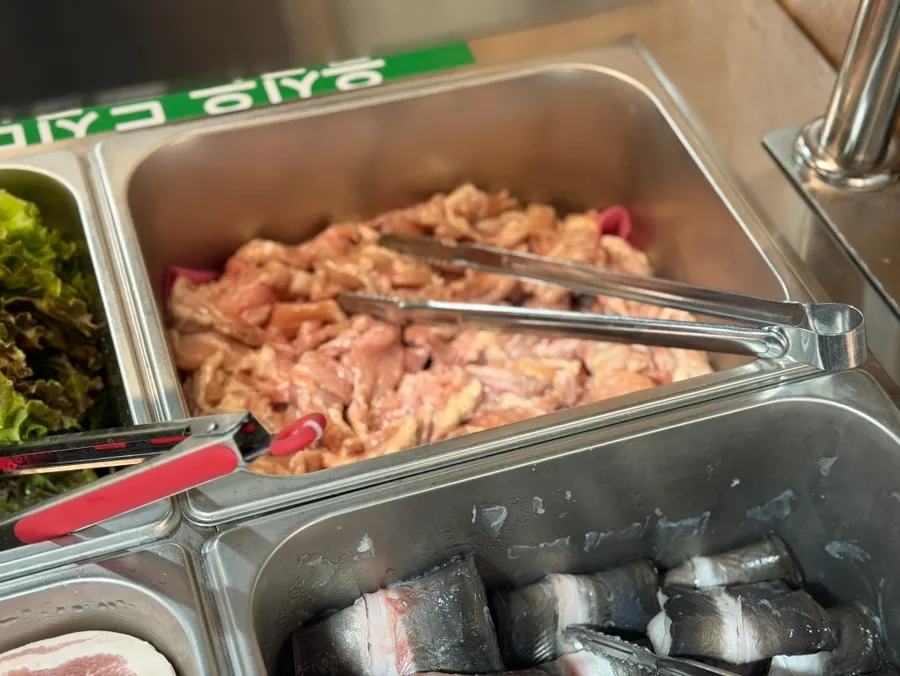 ソンニムボクチャンオでうなぎと一緒に食べた肉