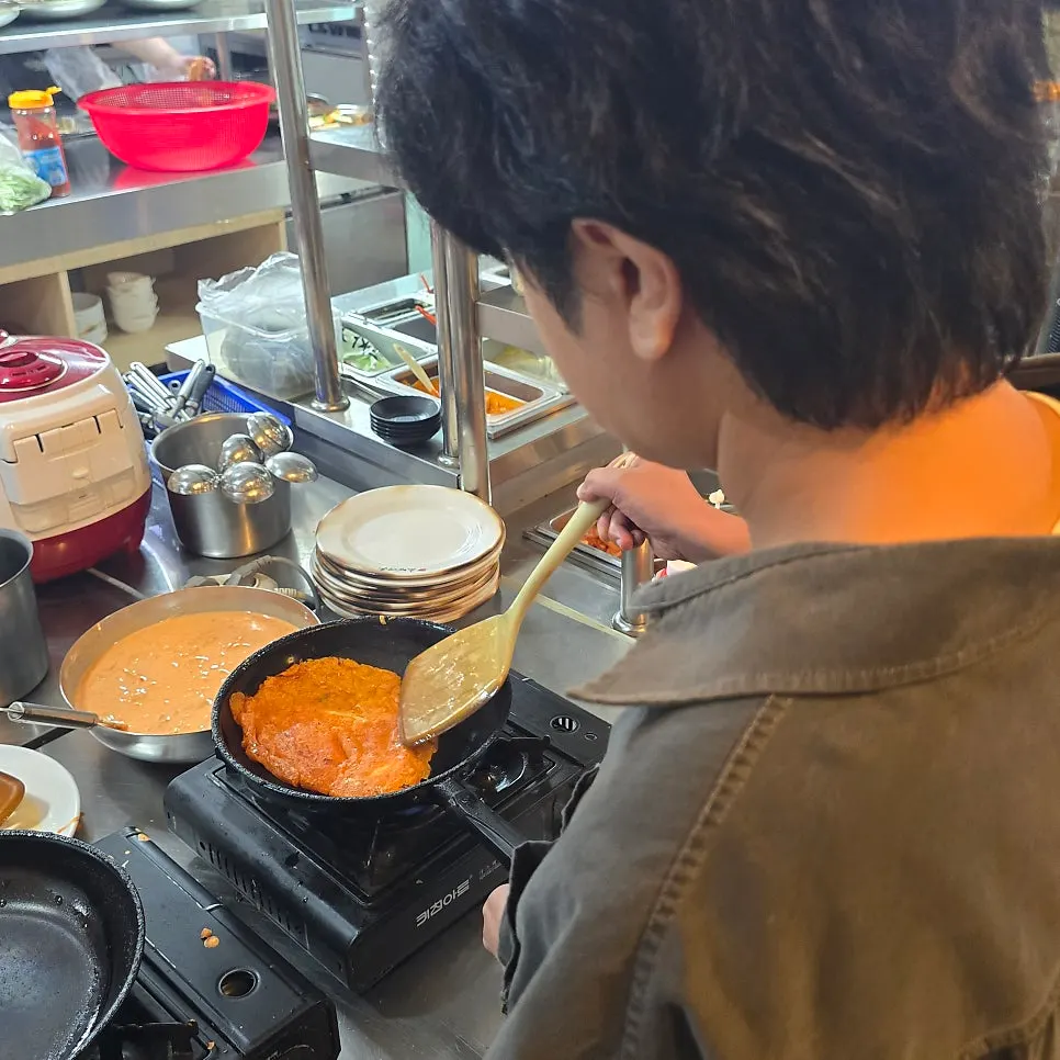 Vegetables and side dishes at the self-serve bar