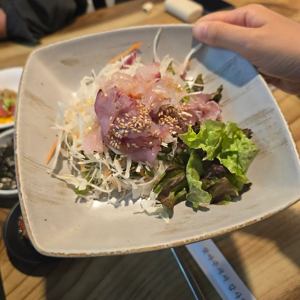 Grilled saury served as a side dish