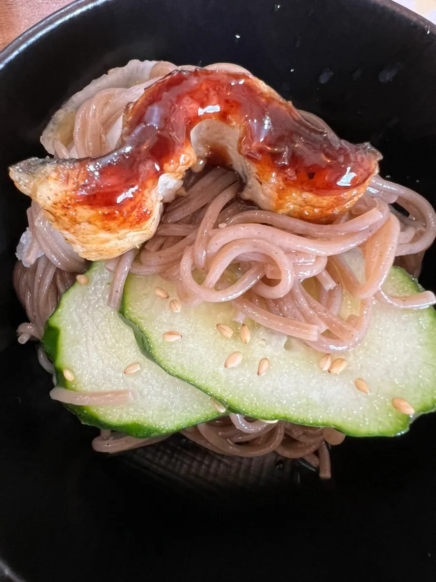 The cold buckwheat mul-makguksu we ordered