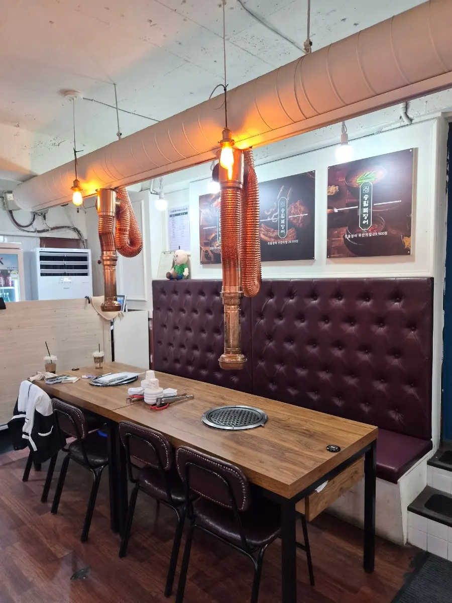 Interior of Songnim Bok Jangeo Dongnae branch with self-bar setup