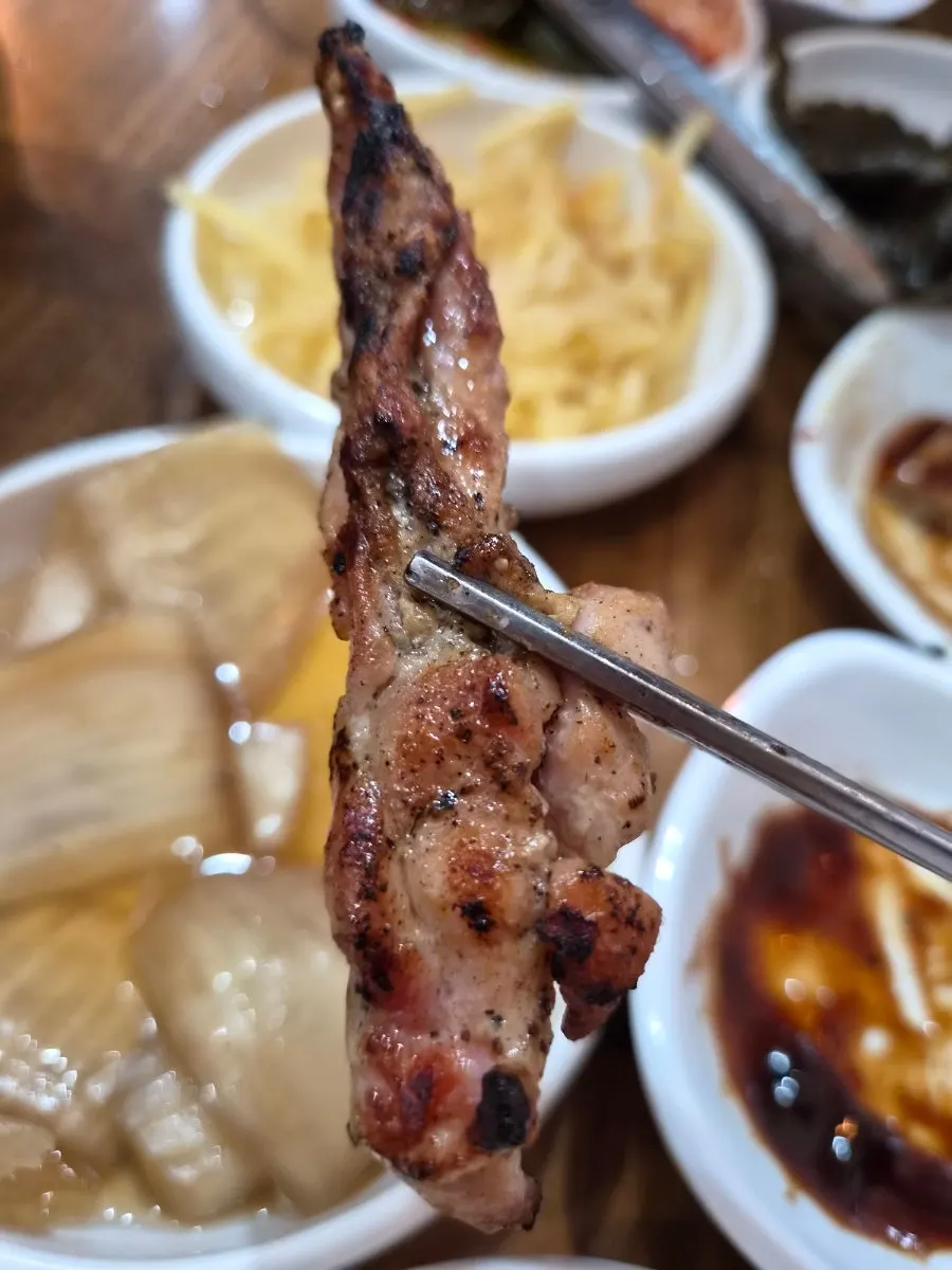 Chewy grilled chicken neck meat