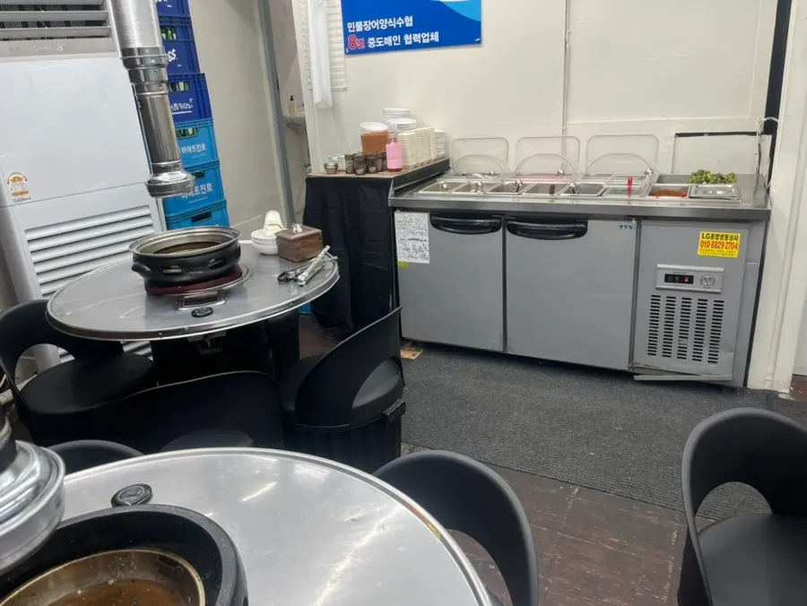 Interior of Songnim Bok Seongsu Branch