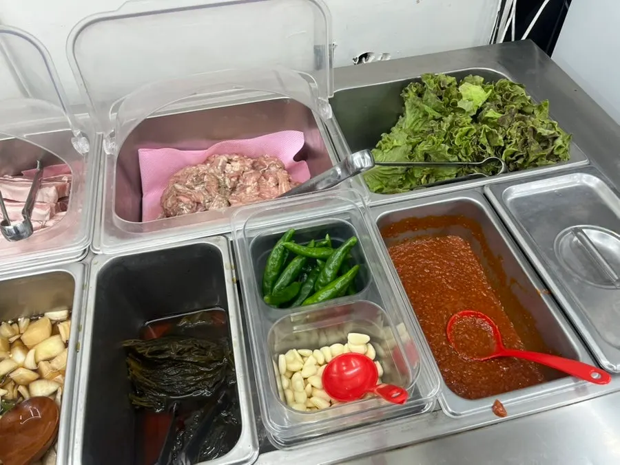 Side-dish corner at the Songnim Bok self-serve bar