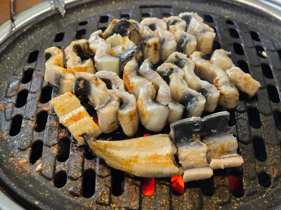 Golden-grilled eel