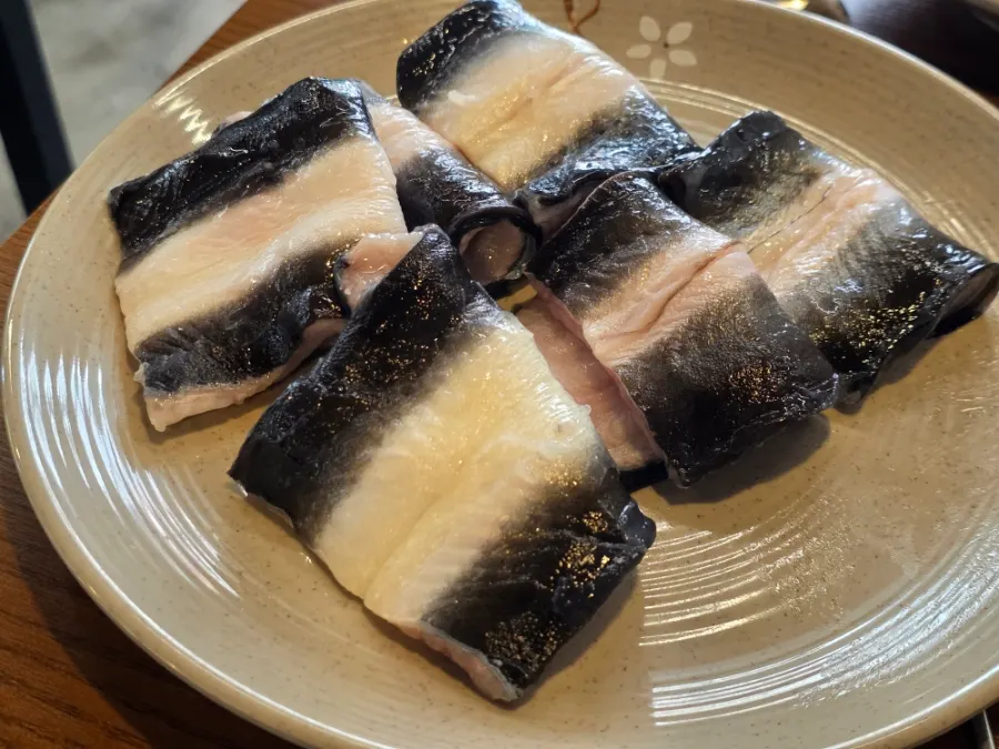 Plate of refilled eel
