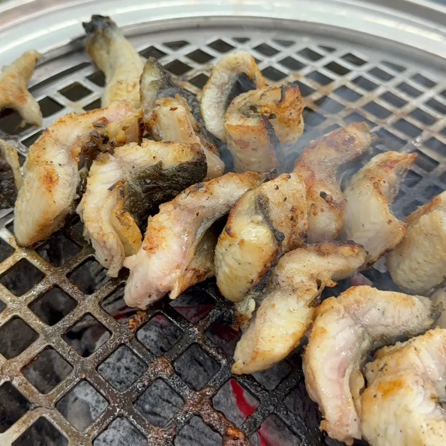 Unlimited eel table setting at Songnim Bok Jangeo Seongsu Branch
