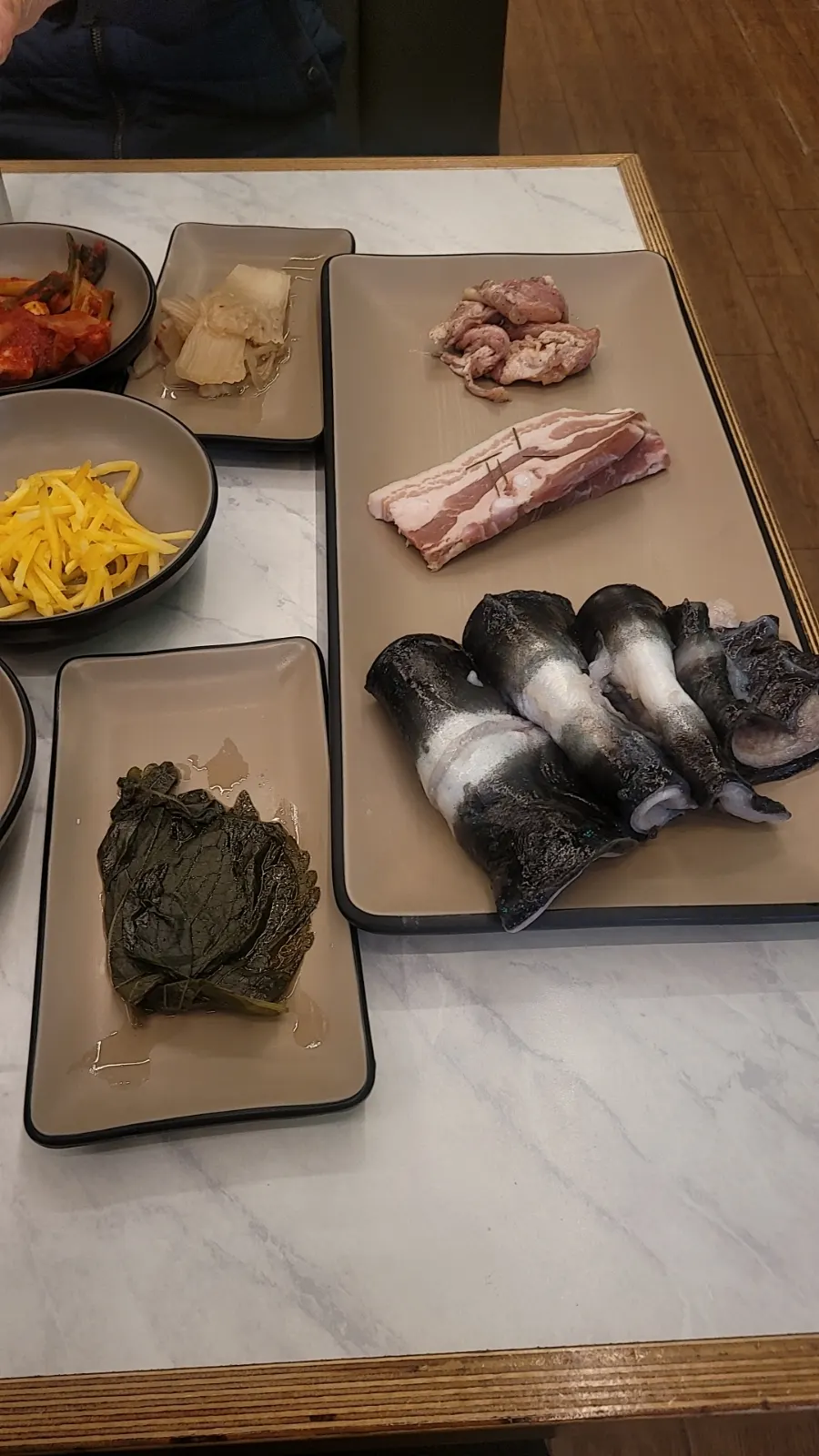 송림복장어 민물장어 무한리필 매장 모습