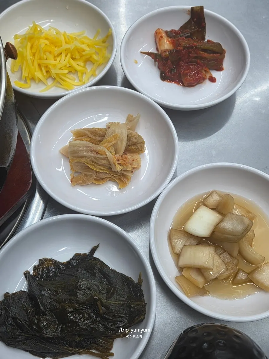 Table set with basic side dishes