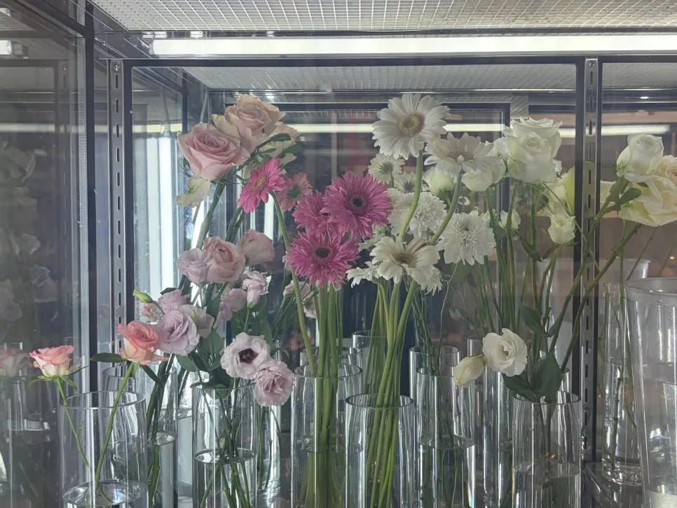 Store interior with a variety of well-kept fresh flowers