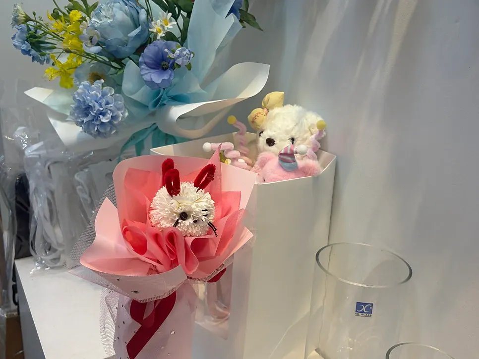 Flower glass domes and gift boxes