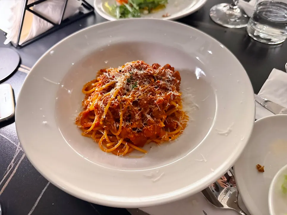 アレグロのアマトリチャーナパスタ一皿
