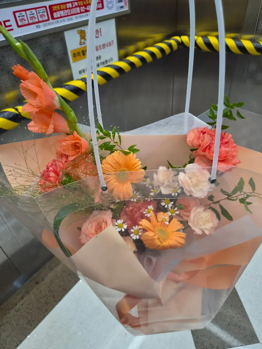 Bouquet with an attached water pouch