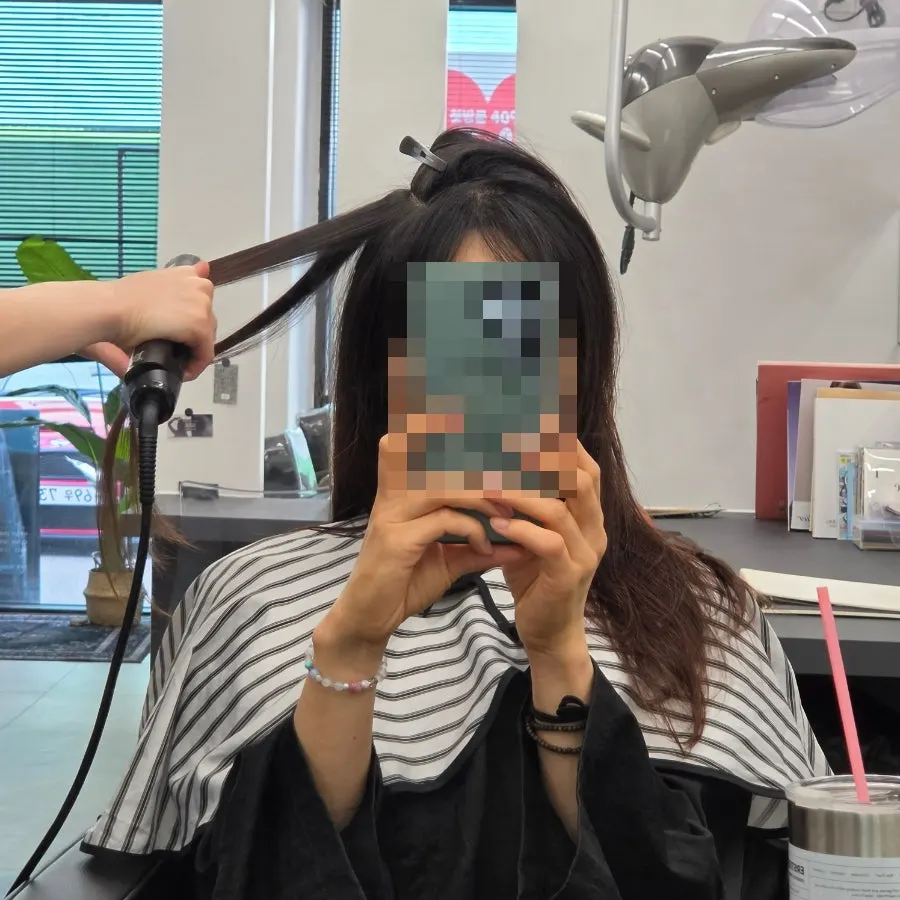 모발 상태를 확인하며 진행한 시술