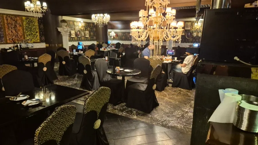 Restaurant space that feels like an attraction