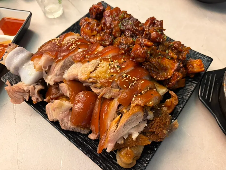 나래족발 프리미엄 반반족발 중 사이즈 한 상