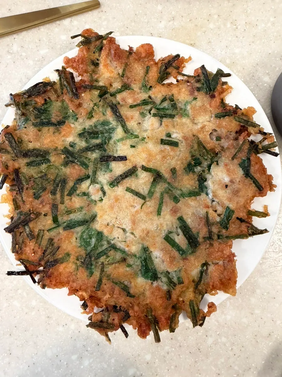 큰 통닭다리가 올라간 치킨통닭다리라멘