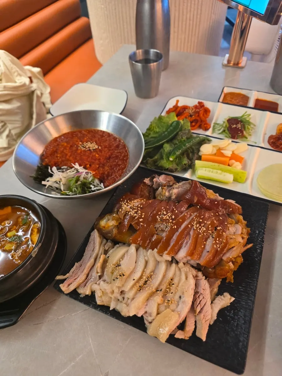 송리단길 나래족발 매장 외관