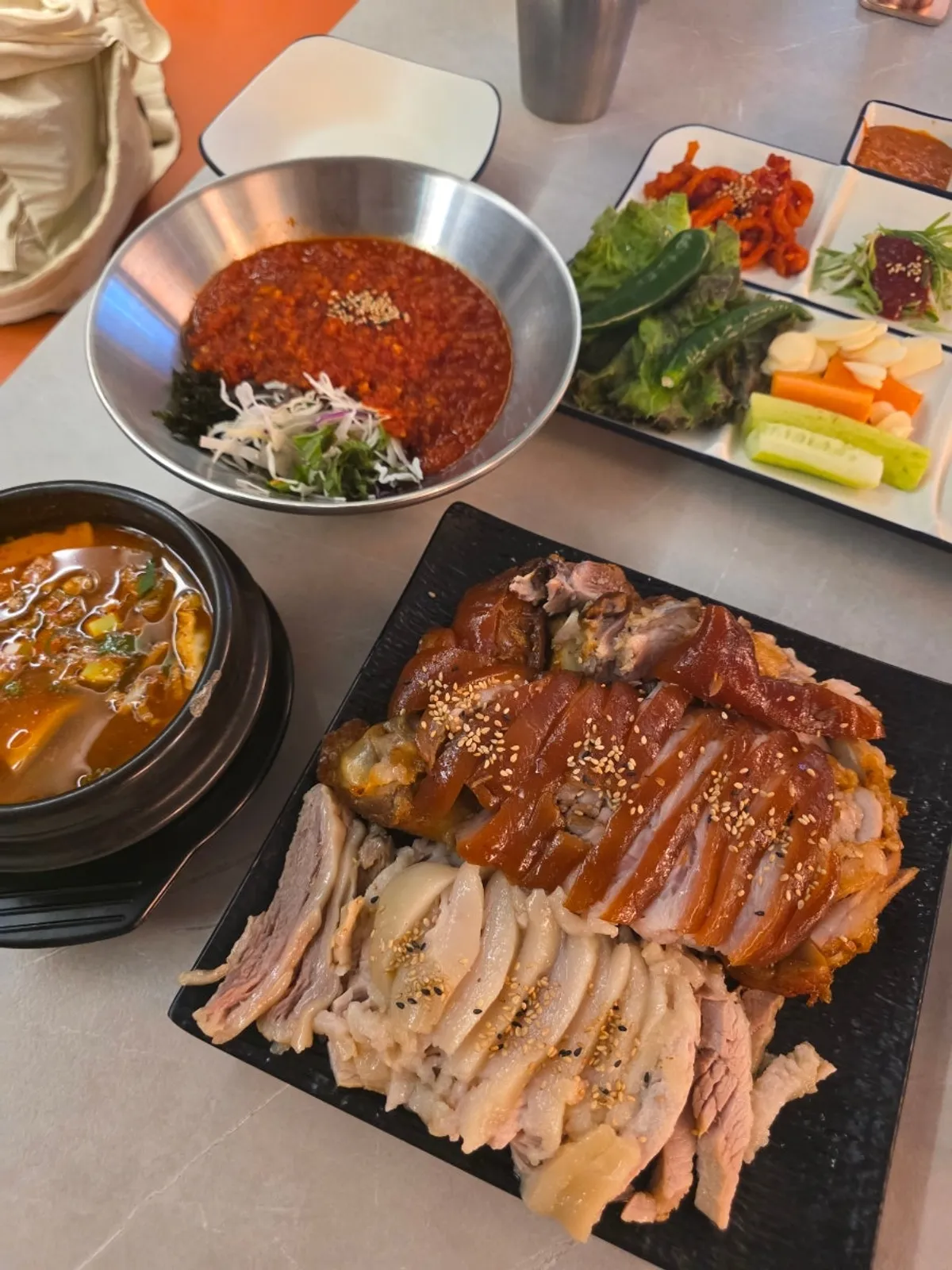 나래족발 족발 보쌈 세트 한상 차림