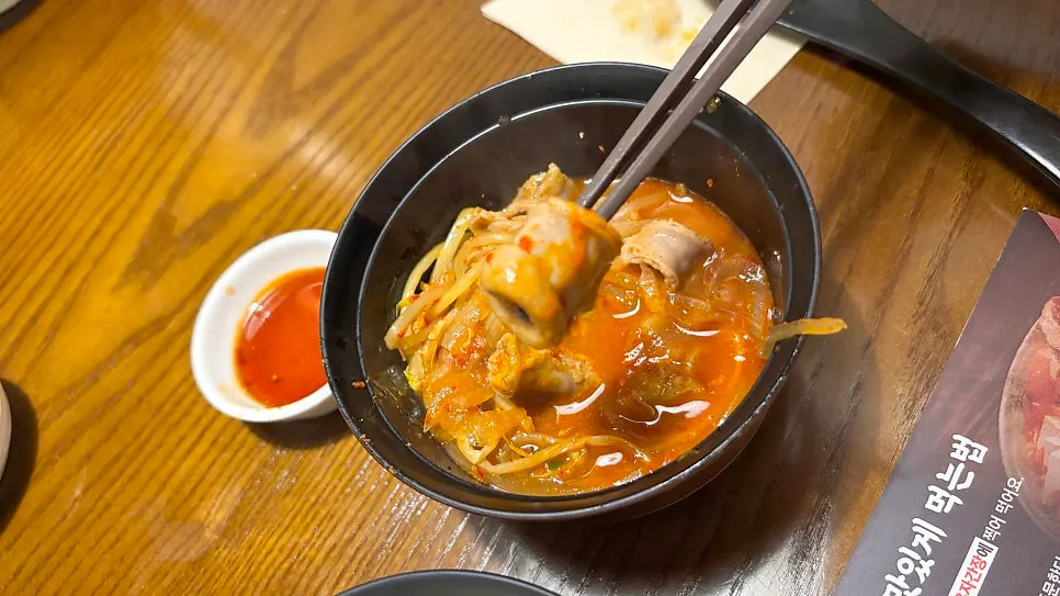 잡내 없이 부드러운 곱창 클로즈업