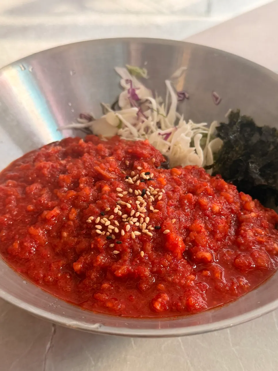 Narae Jokbal's makguksu topped with pineapple