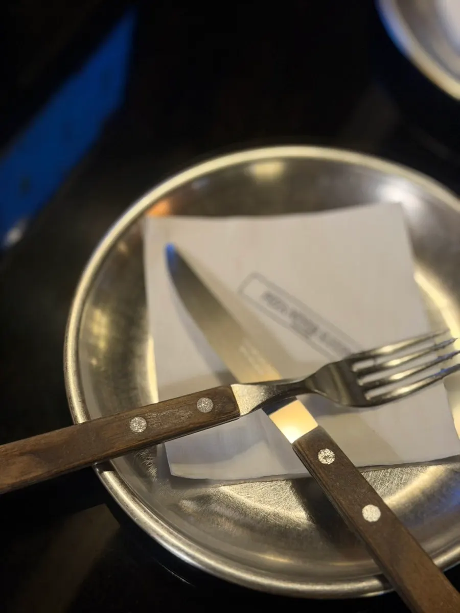 넓고 여유 있는 매장 좌석