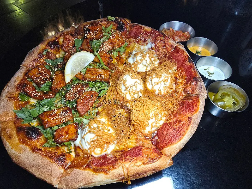 Gochujang minari pork belly and corn brown half-and-half pizza
