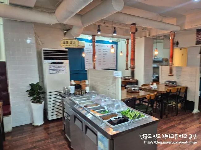 Self-service corner set up in the middle of the restaurant
