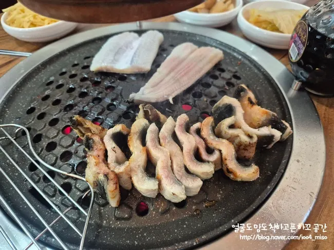 Golden-brown grilled eel pieces