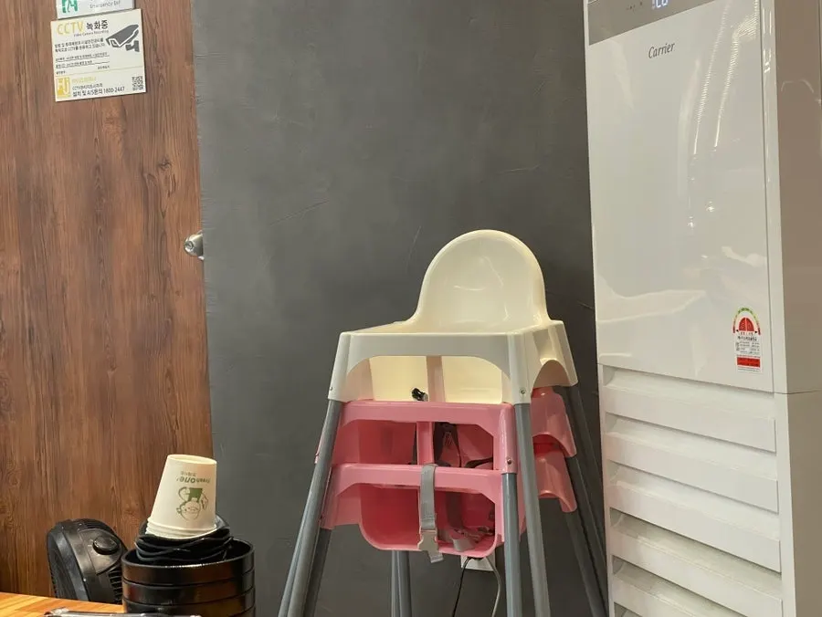 가족 손님을 위한 유아용 의자