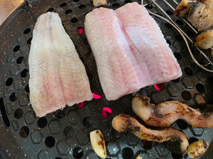 소스에 찍은 장어