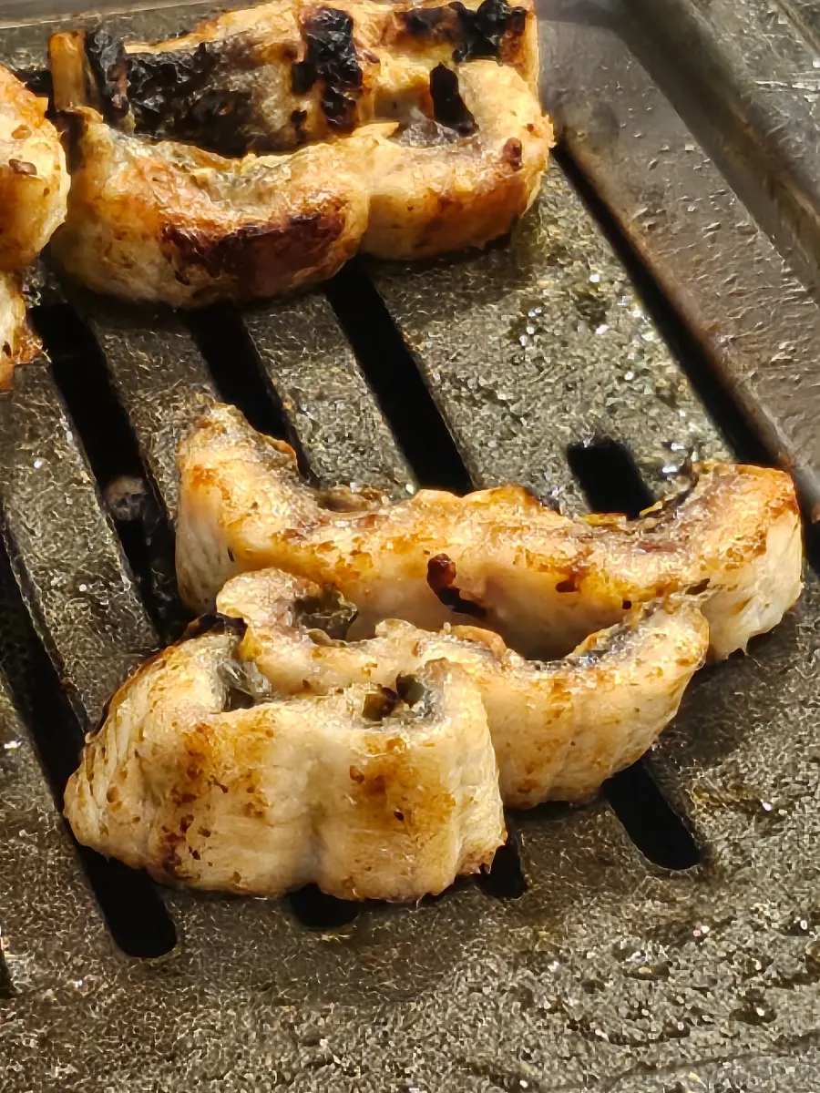 Grilled pork belly with wrap vegetables