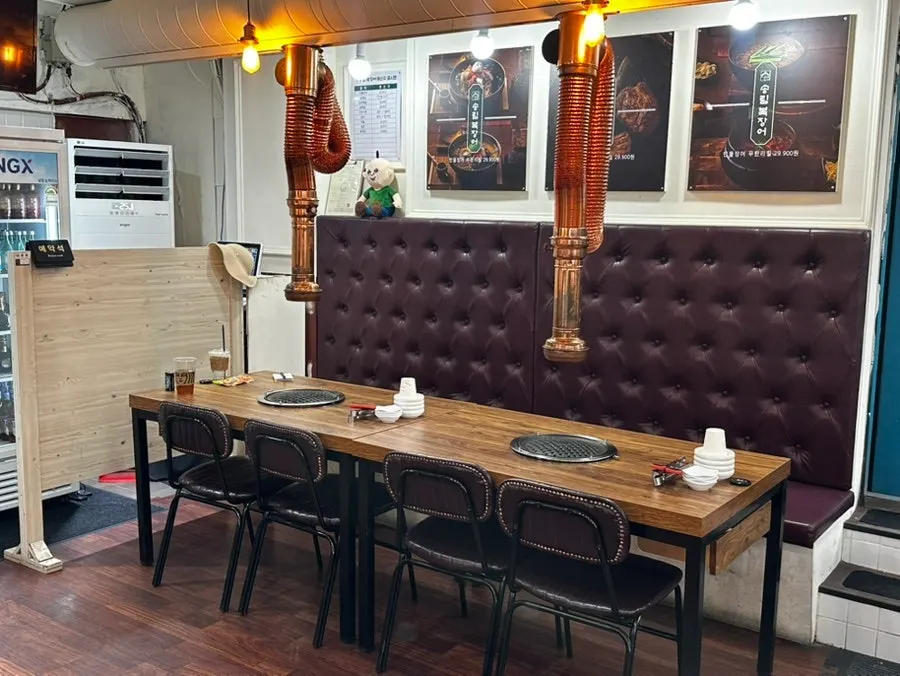 Clean, spacious interior of Songnim Bok Jangeo