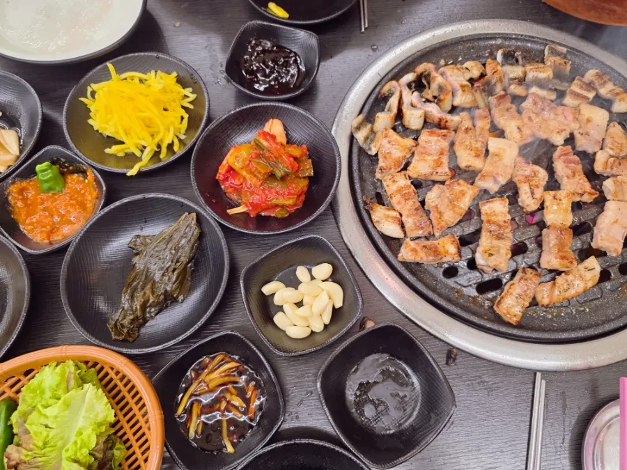 All-you-can-eat freshwater eel spread at Songrim Bok Jangeo Saesol branch