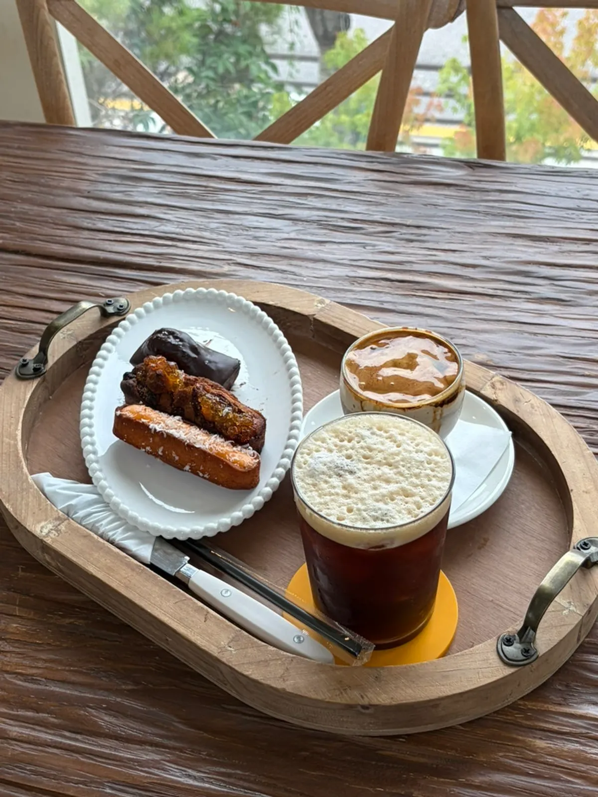 Ordered financiers and coffee