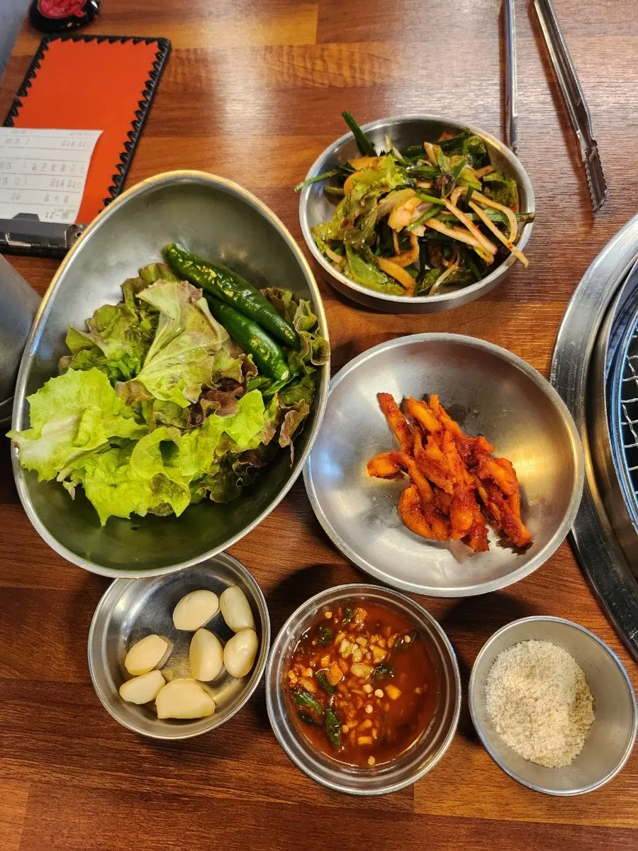 사이드와 점심특선 메뉴 안내