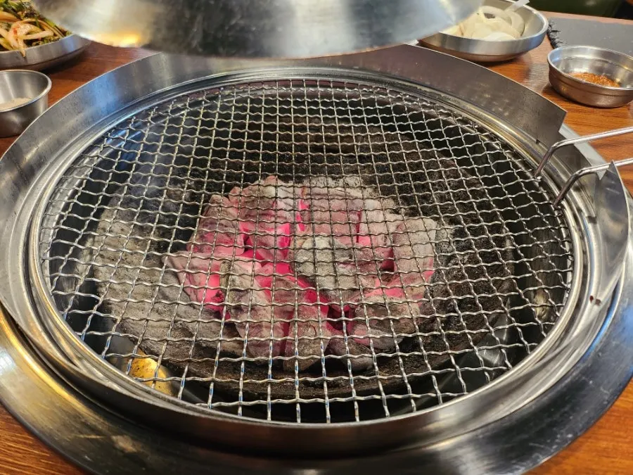사이드와 점심특선 메뉴 안내
