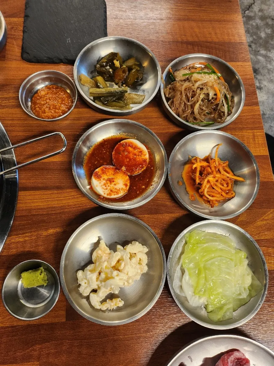 사이드와 점심특선 메뉴 안내