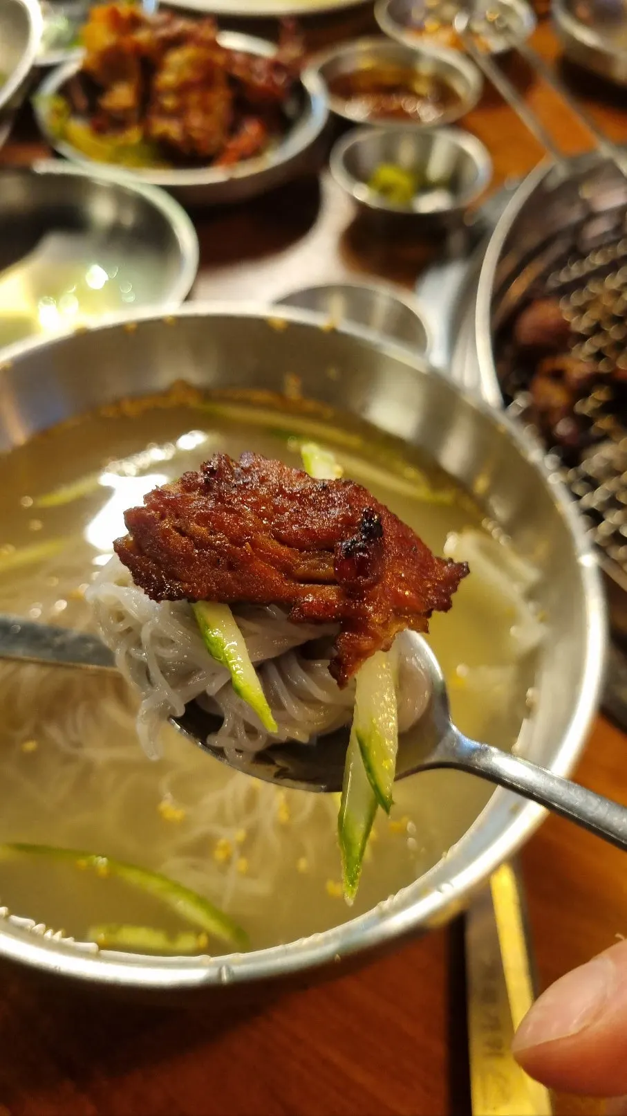 돼지갈비양념구이와 무료 소주