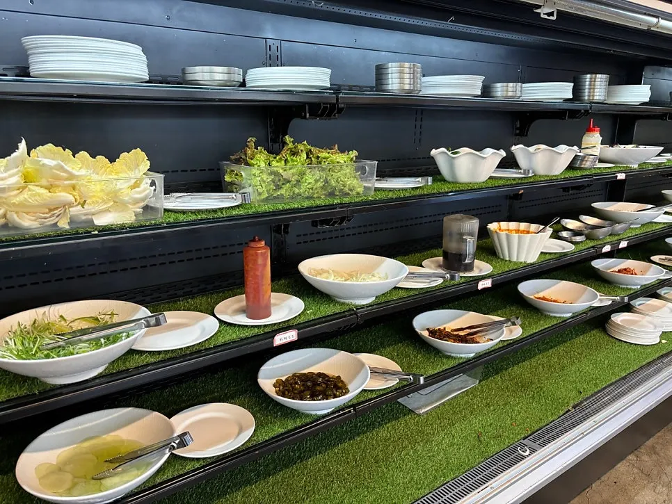 Using the Jugeokjip self-serve bar