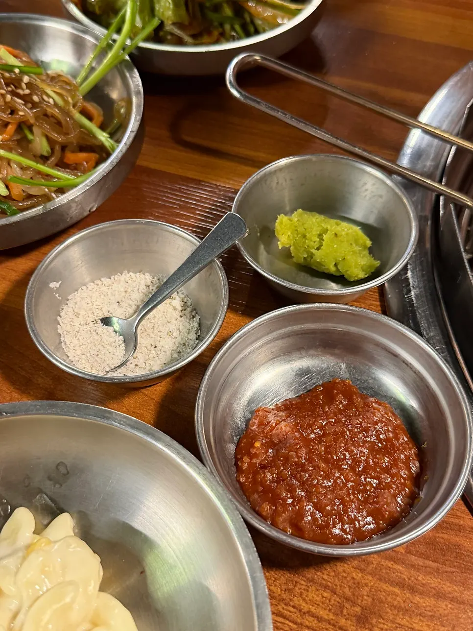 고기와 함께 주문한 된장찌개