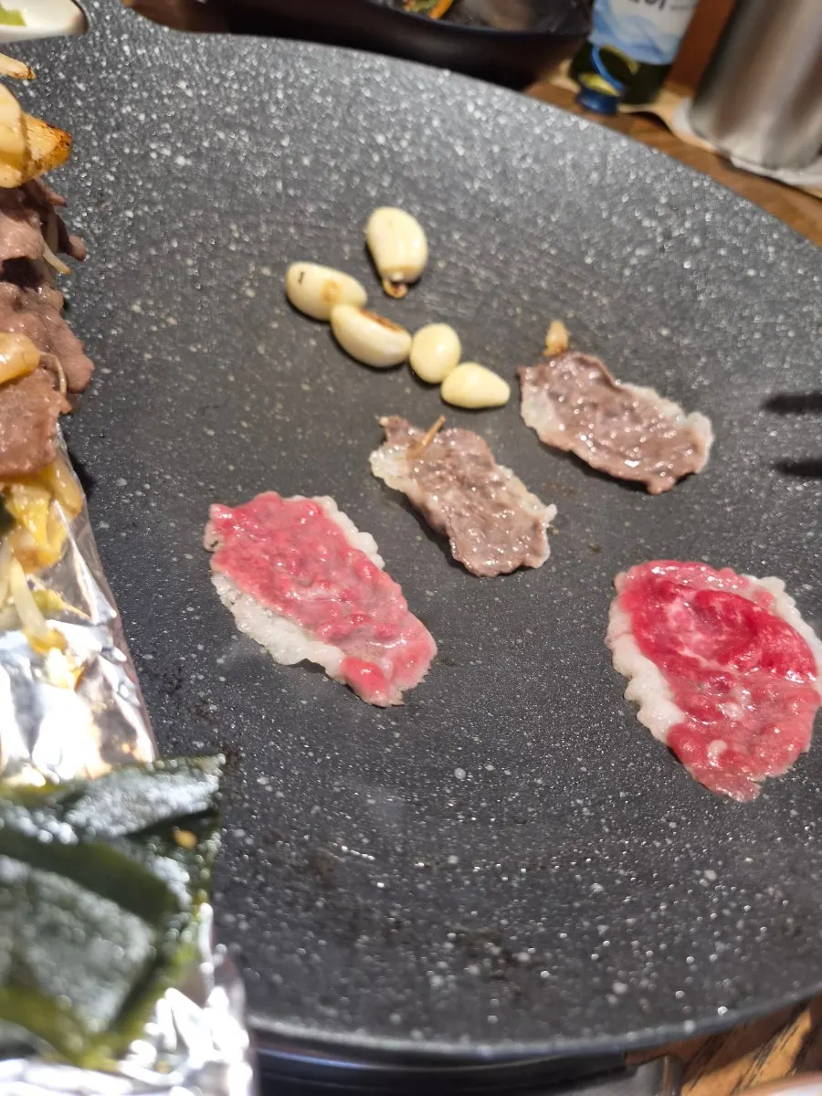 육젓에 찍어 먹는 한우 로스