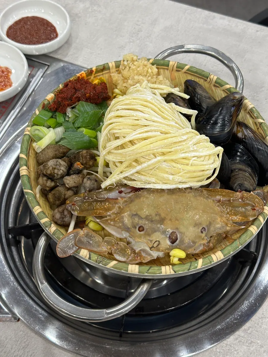 Table spread of the gabri kimchi bossam small set