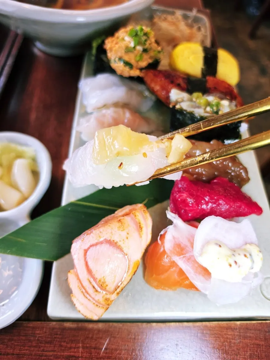 Yukhoe (seasoned raw beef) sushi