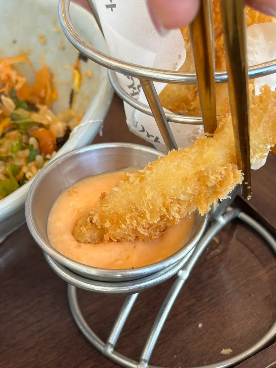 Freshly fried house-sauce shrimp tempura