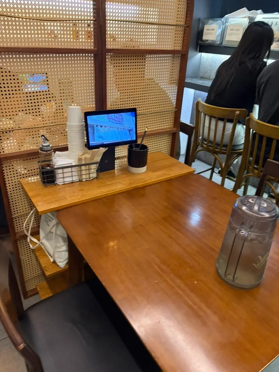 Table seating inside Sonsi Sushi