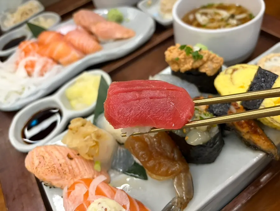 Tuna nigiri at Sonsi Sushi